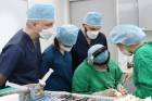 의사를 가르치는 병원, 국제 영국 의사단 기린성형외과 수술참관 및 교육 수…